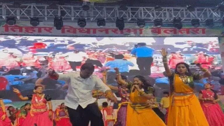 CG NEWS : महिलाओं के साथ थिरके विधायक, VIDEO ने मचाई धूम’ CM साय ने बेलतरा महोत्सव के लिए घोषित किए 30 लाख