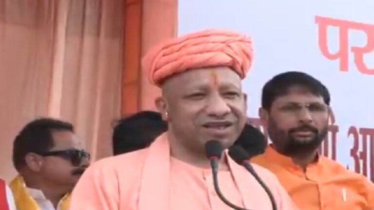 Sanatan Faith: जन्माष्टमी पर मथुरा पहुंचे सीएम योगी, कहा- ‘सनातन की आस्था मिटाने वाले खुद मिट्टी में मिल गए’