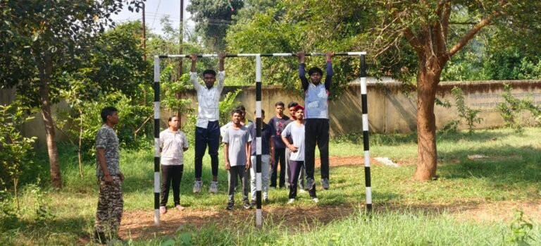 गोलियों की गूंज के बाद अब रोजगार की तैयारी, युवाओं को हुनरमंद बनाने में जुटी सीआरपीएफ